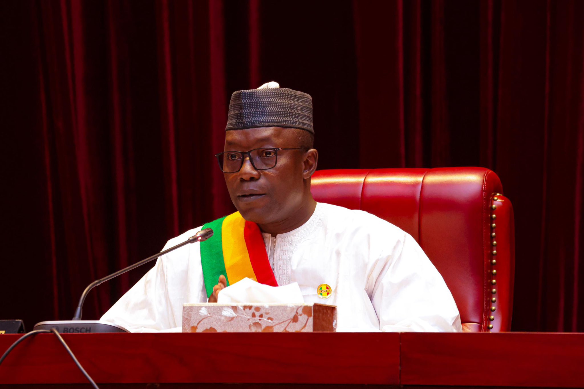 Rentrée parlementaire du CNT: le Président Malick DIAW exhorte les maliens à éviter les combats corporatistes, à rester soudés, debout comme un seul homme, sans parti, ni calcul